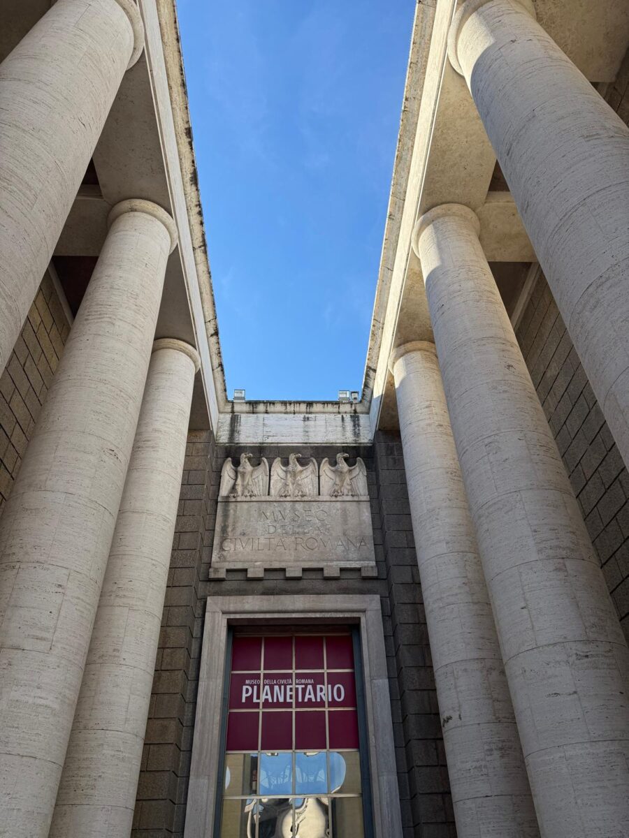 Eur, terra d’autore e di commedia: le sequenze cult nel teatro di posa più grande della città
