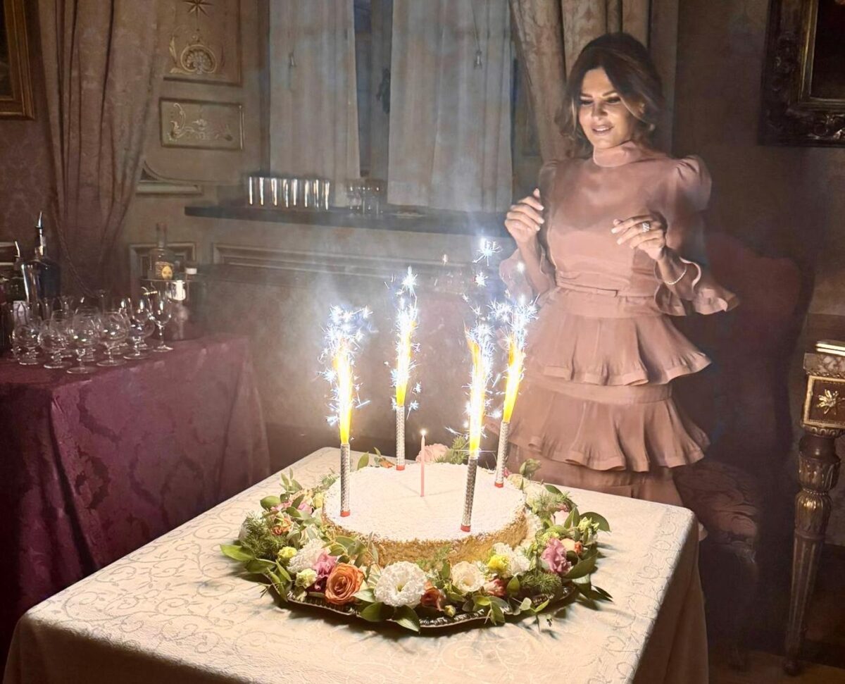 Feste a tema con dress code obbligatorio, i party vip capitolini rilanciano trend e allestimenti scenografici