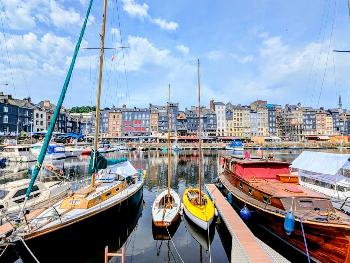 Honfleur, quel piccolo tesoro nascosto della Normandia Honfleur, quel piccolo tesoro nascosto della Normandia
