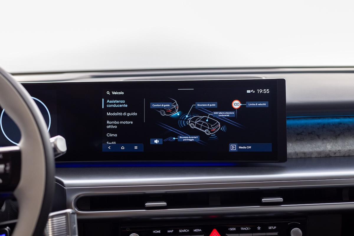 Hyundai SmartSense: così cambia la sicurezza al volante Hyundai SmartSense: così cambia la sicurezza al volante