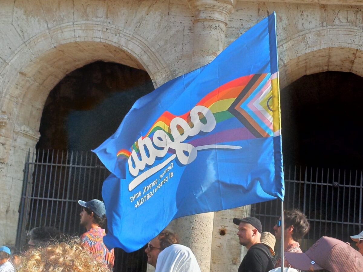 Aspettando il Pride, mamme e papà a bordo del carro arcobaleno