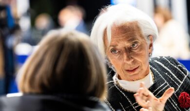 Tassi, Lagarde difende la stretta della Bce: “L’inflazione va fermata prima che sfugga di mano”