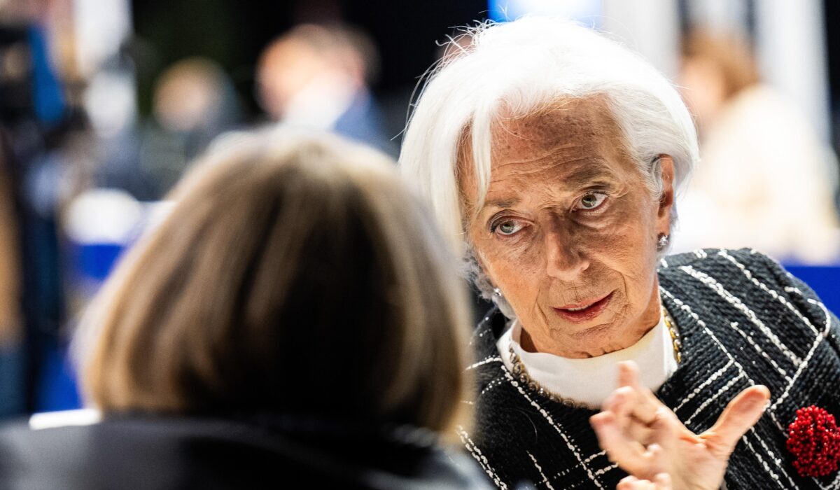 Tassi, Lagarde difende la stretta della Bce: “L’inflazione va fermata prima che sfugga di mano” Tassi, Lagarde difende la stretta della Bce: “L’inflazione va fermata prima che sfugga di mano”
