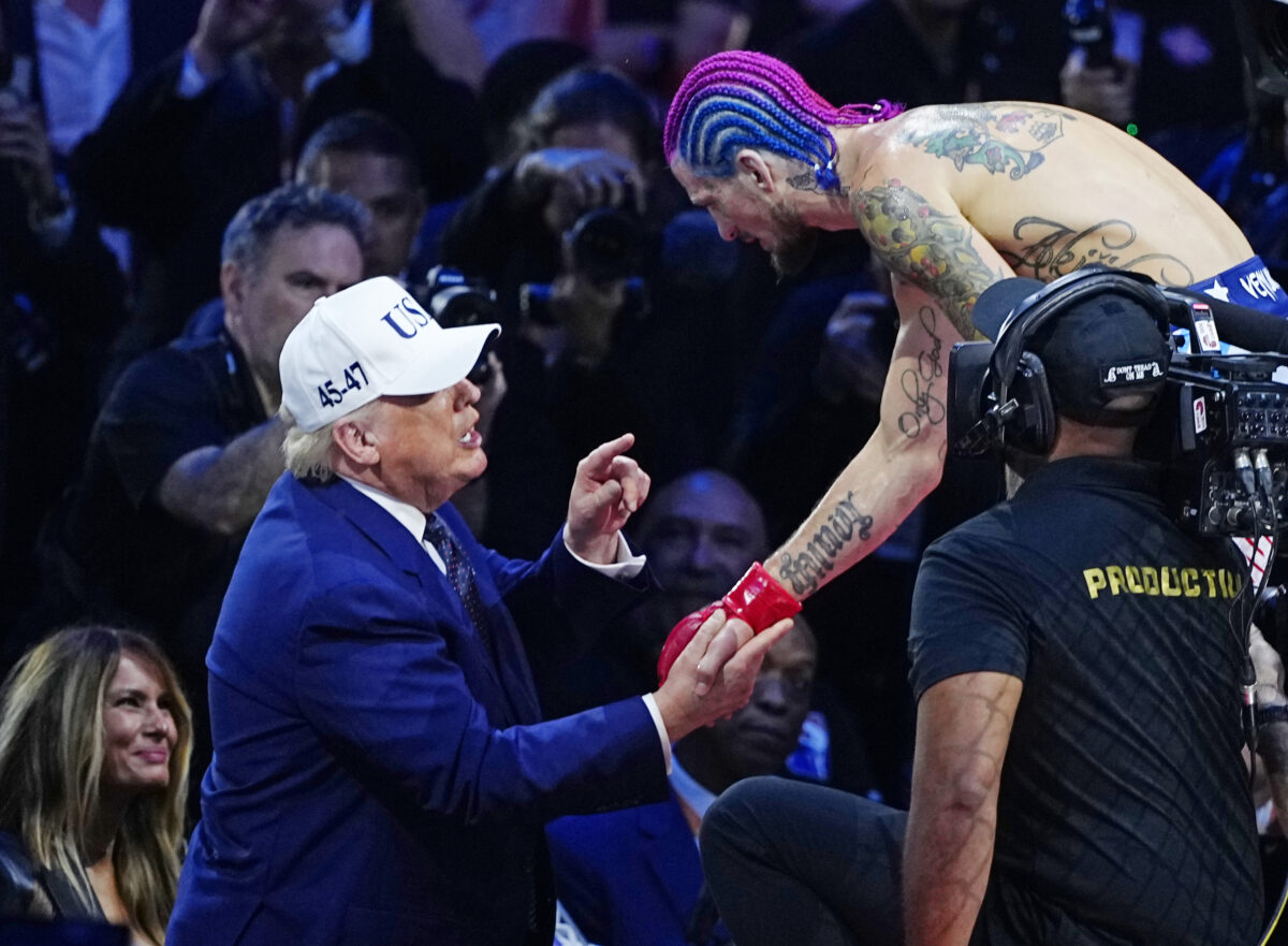 Trump festeggia 80 anni alla Casa Bianca. Le foto della festa, c’è anche Ibra Trump festeggia 80 anni alla Casa Bianca. Le foto della festa, c’è anche Ibra