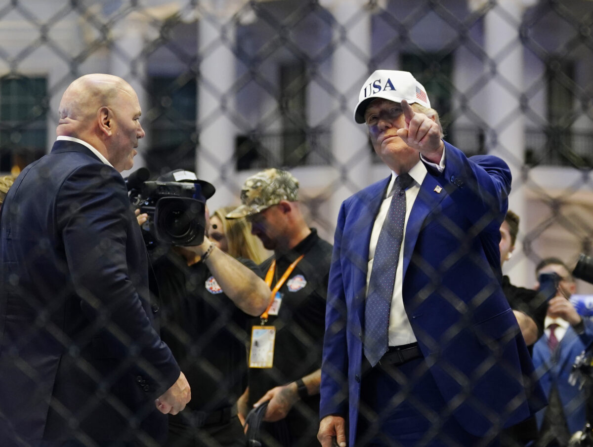 Trump festeggia 80 anni alla Casa Bianca. Le foto della festa, c’è anche Ibra Trump festeggia 80 anni alla Casa Bianca. Le foto della festa, c’è anche Ibra