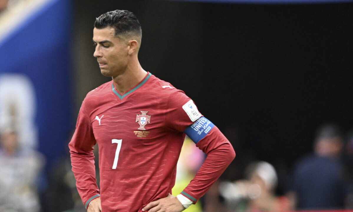 Mondiali 2026, Ronaldo travolto dalle critiche in Portogallo: 2 in pagella, zero tiri in porta e… cori per Messi Mondiali 2026, Ronaldo travolto dalle critiche in Portogallo: 2 in pagella, zero tiri in porta e… cori per Messi