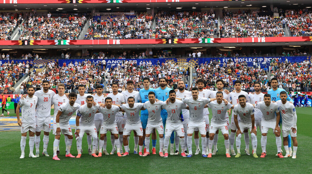 Mondiali 2026, l’Iran sotto il cielo di Hollywood: il calcio scrive il suo film. Il sogno americano di Teheran Mondiali 2026, l’Iran sotto il cielo di Hollywood: il calcio scrive il suo film. Il sogno americano di Teheran