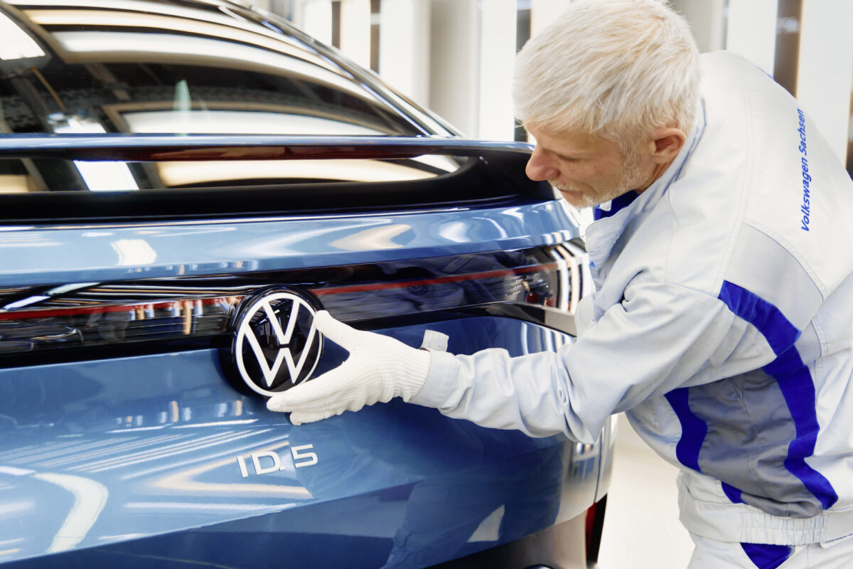 Brand o brand…elli / Volkswagen, la storia del colosso auto tedesco che ha annunciato un maxi piano di risanamento
