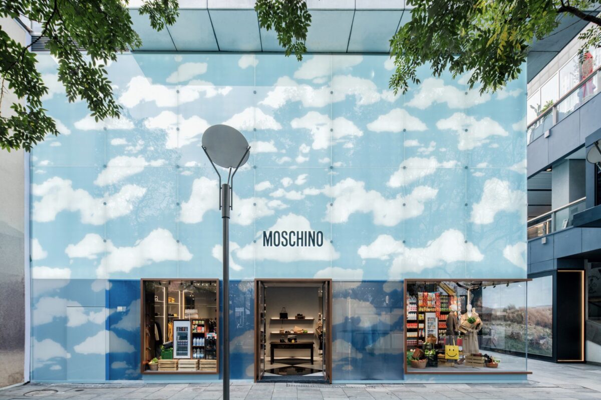 Moschino cambia rotta: Loris Messina e Simone Rizzo nuovi direttori creativi. Il debutto alla Milano Fashion Week Moschino cambia rotta: Loris Messina e Simone Rizzo nuovi direttori creativi. Il debutto alla Milano Fashion Week