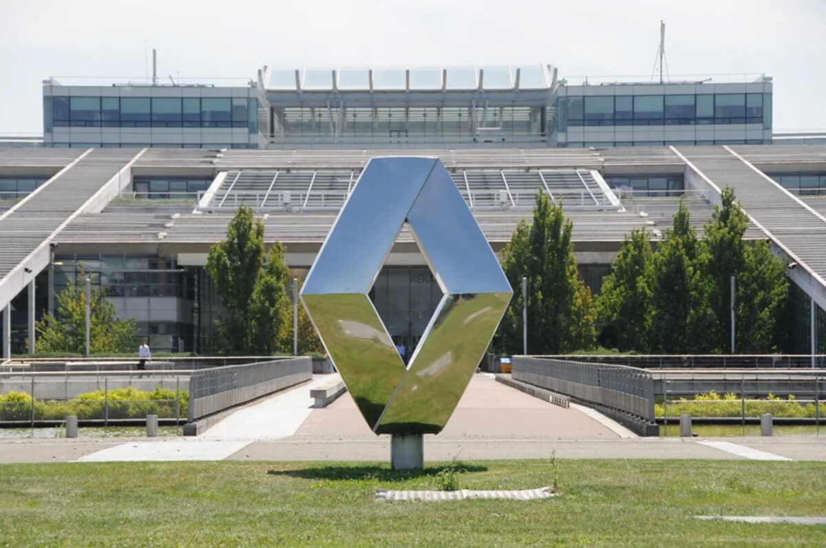 Renault taglia 800 ingegneri in Francia con prepensionamenti volontari: la sfida è la concorrenza cinese