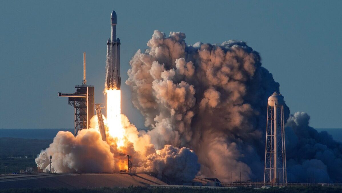 SpaceX continua la sua corsa, il titolo cresce ancora a Wall Street (insieme al patrimonio di Elon Musk) SpaceX continua la sua corsa, il titolo cresce ancora a Wall Street (insieme al patrimonio di Elon Musk)
