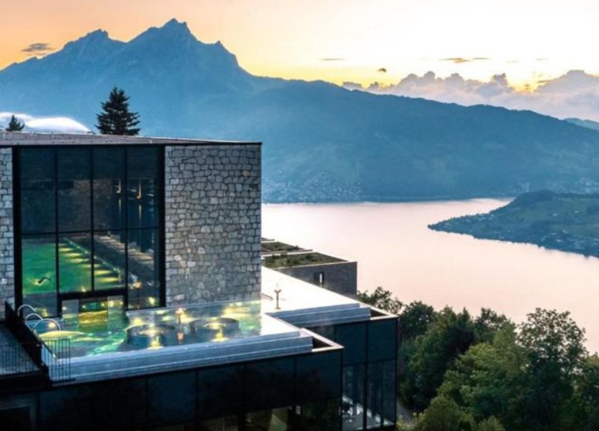Iran, Trump fa le cose in grande: il set di un film di James Bond per la firma dell’accordo. Tutto sul resort Burgenstock di Lucerna