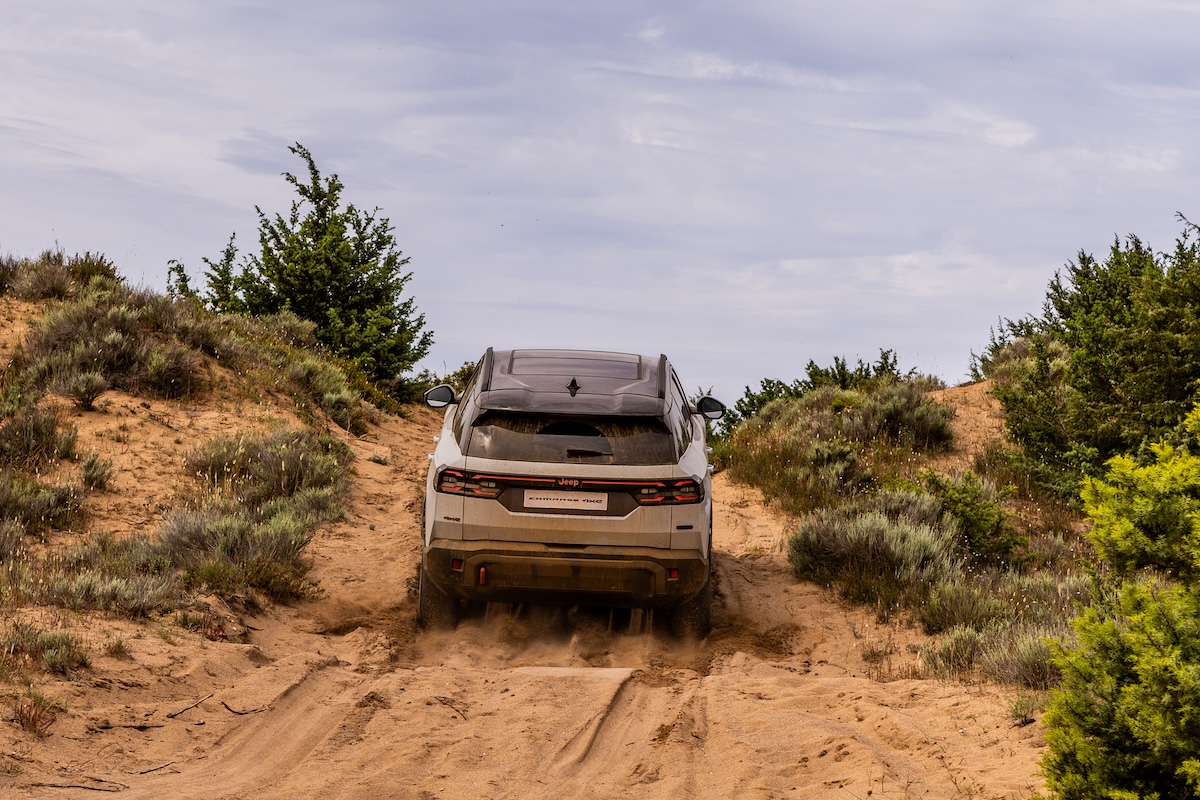 Compass 4xe off-road in Sardegna: dati tecnici e Selec-Terrain