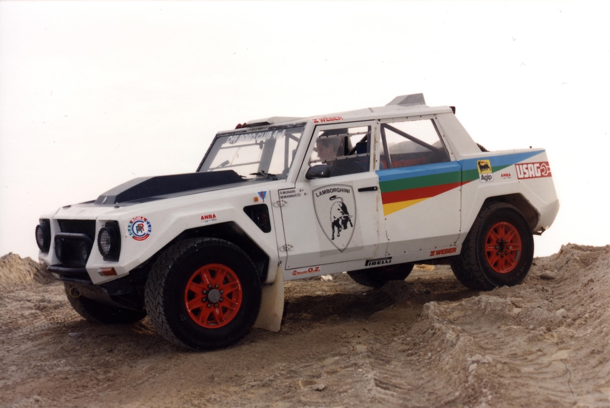 Lamborghini LM002, il SUV che anticipò la Urus Lamborghini LM002, il SUV che anticipò la Urus