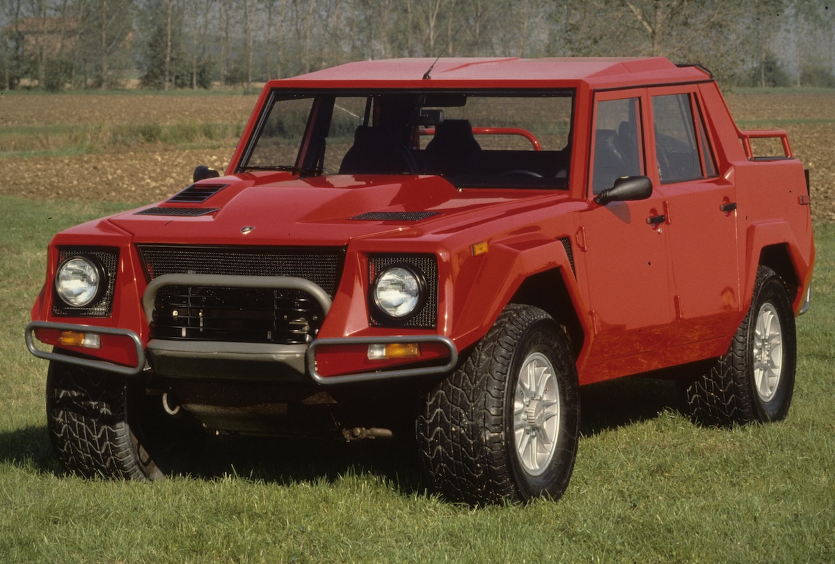 Lamborghini LM002, il SUV che anticipò la Urus Lamborghini LM002, il SUV che anticipò la Urus