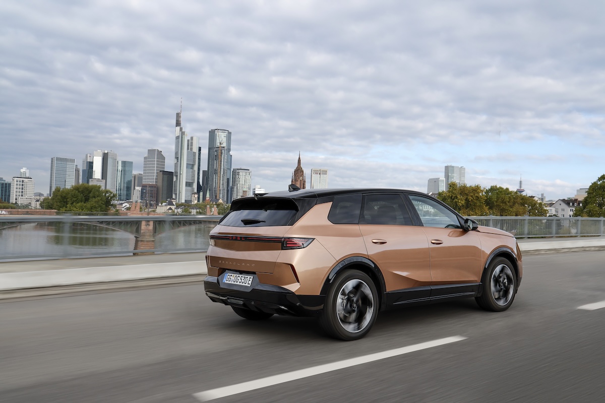 Grandland, così Opel cambia la fabbrica dei C-SUV Grandland, così Opel cambia la fabbrica dei C-SUV