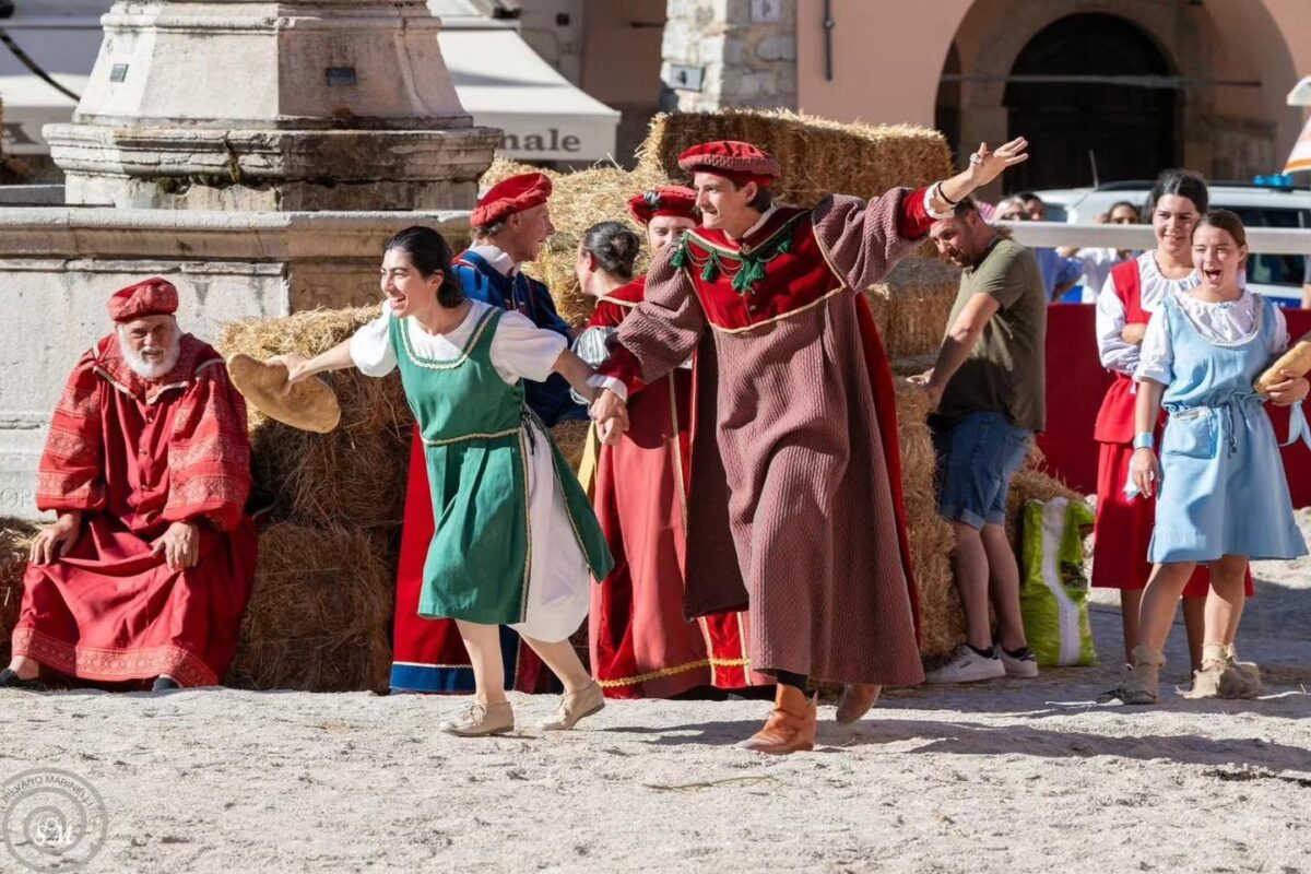 Il Lazio in costume tra storia, passioni e tradizioni Il Lazio in costume tra storia, passioni e tradizioni