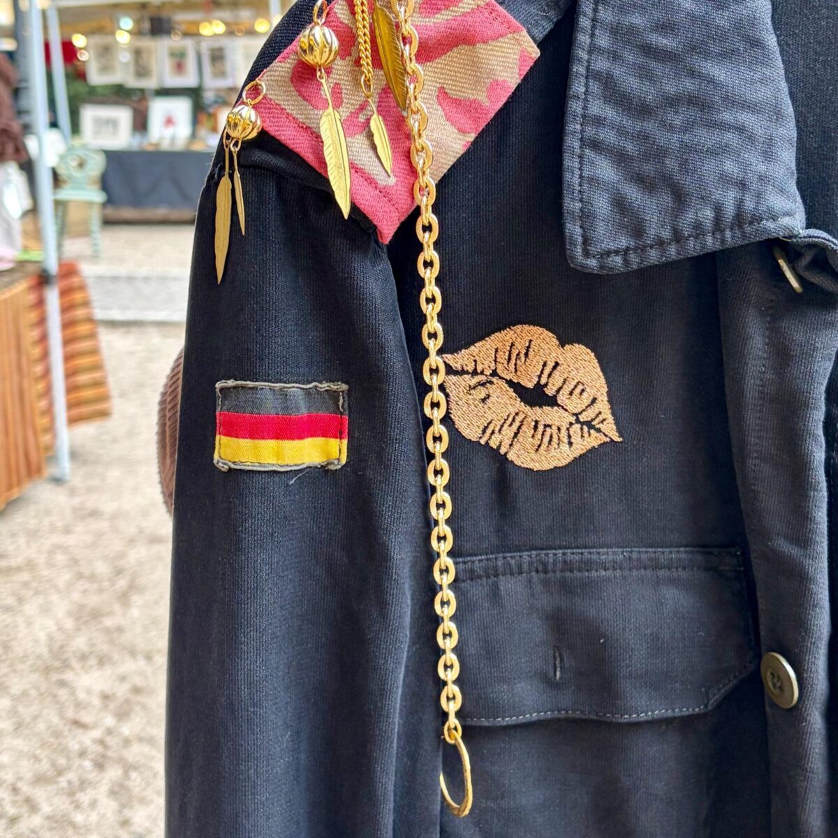 L’anima retrò capitolina: viaggio tra mercati storici e storie di moda circolare L’anima retrò capitolina: viaggio tra mercati storici e storie di moda circolare