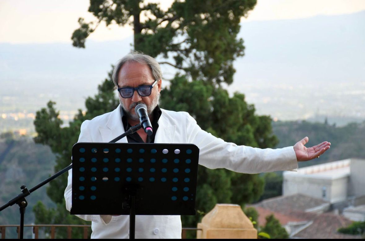 Il cantautore Giovanni Caccamo premiato al Grand Tour Festival