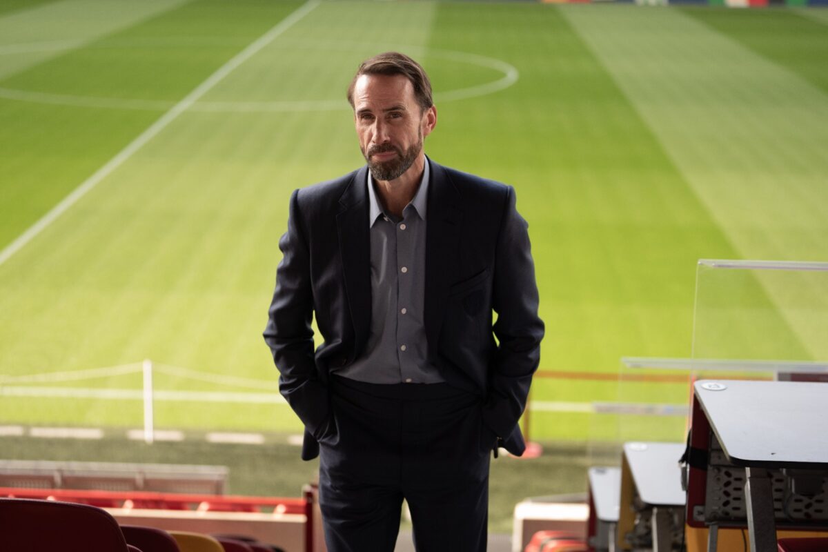 TimVision Play, in anteprima esclusiva arriva “Dear England” con Joseph Fiennes