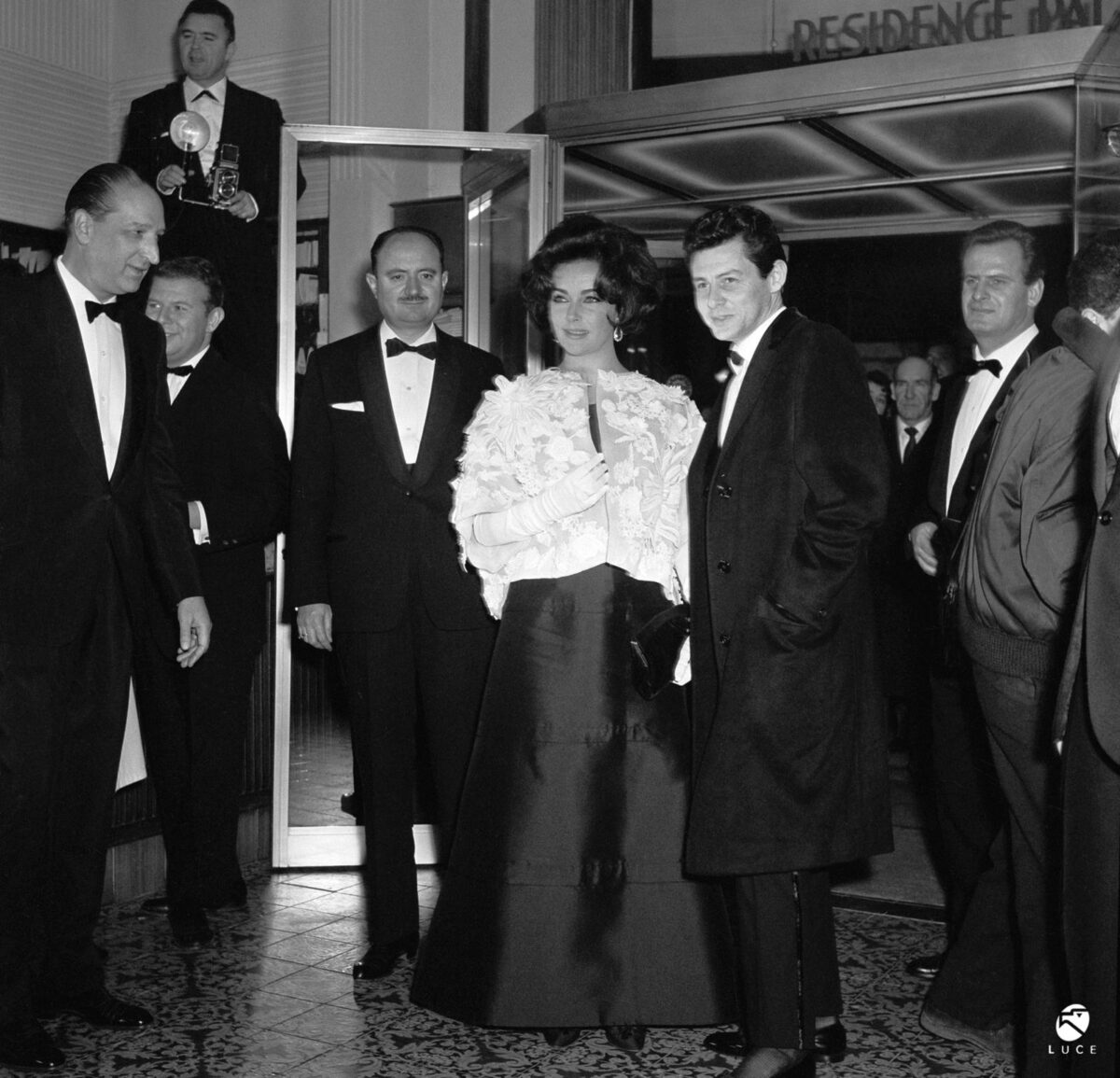 Glamour e innovazione industriale, la città che insegnò moda e stile a teste coronate e divi di Hollywood Glamour e innovazione industriale, la città che insegnò moda e stile a teste coronate e divi di Hollywood