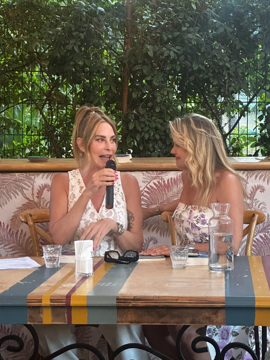 Il firma copia è donna: presentazioni e feste per i libri di giornaliste e conduttrici vip – video esclusivo