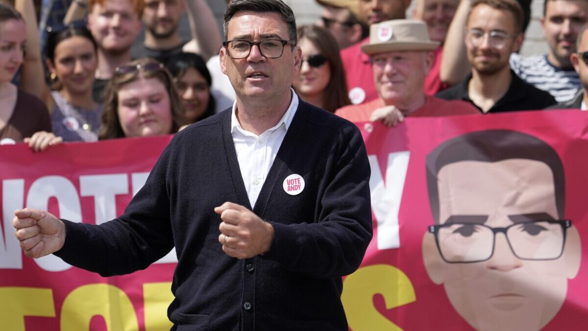 Regno Unito, Burnham si prende il Labour e la guida del Paese: è il settimo premier in dieci anni