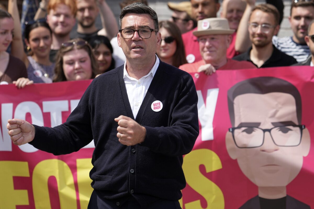 Chi è Andy Burnham, l’uomo pronto a raccogliere l’eredità di Starmer dopo le dimissioni Chi è Andy Burnham, l’uomo pronto a raccogliere l’eredità di Starmer dopo le dimissioni