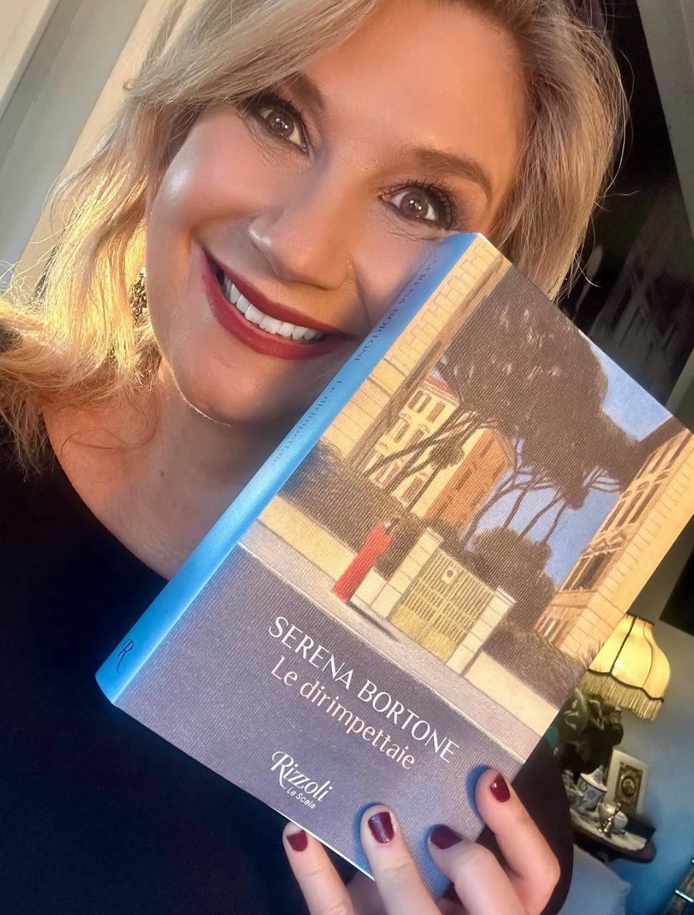Tra pianerottoli e sogni infranti all’ombra del ’68, Serena Bortone racconta “Le Dirimpettaie”