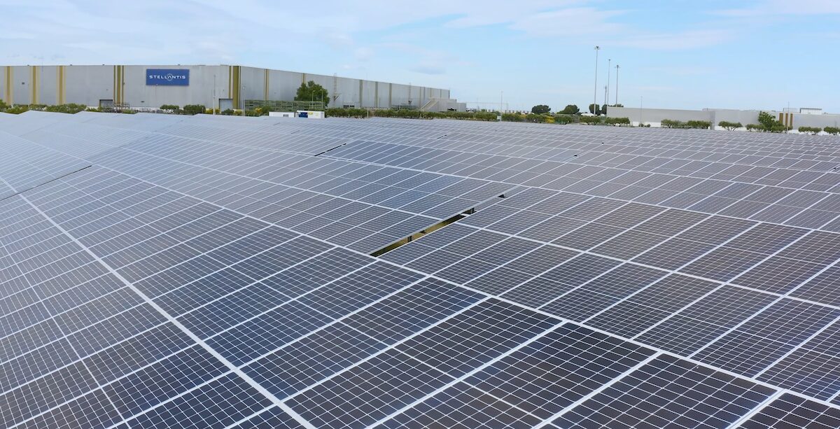 Stellantis, svolta energia verde nelle fabbriche europee