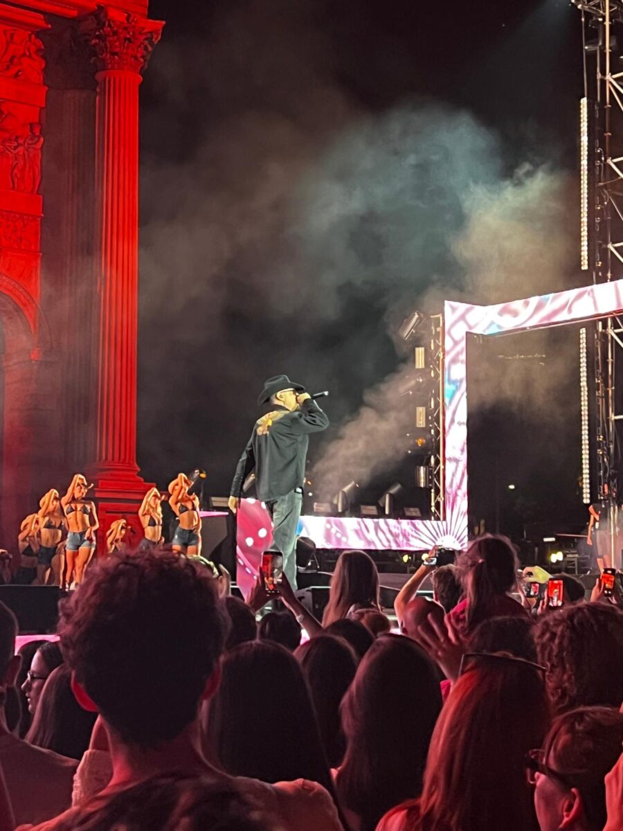 Party Like a Deejay, Milano canta sotto l’Arco della Pace: folla per il sabato, oggi tocca al rap