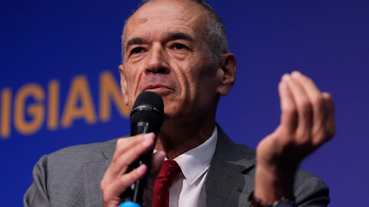 Cottarelli candidato sindaco di Milano? L’economista apre: “Se me lo chiedessero ci penserei” Cottarelli candidato sindaco di Milano? L’economista apre: “Se me lo chiedessero ci penserei”