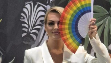 Diritti, Pascale e l’incursione a sorpresa al convegno di Forza Italia Giovani Milano: “Noi discriminati tra i discriminati perché di destra”