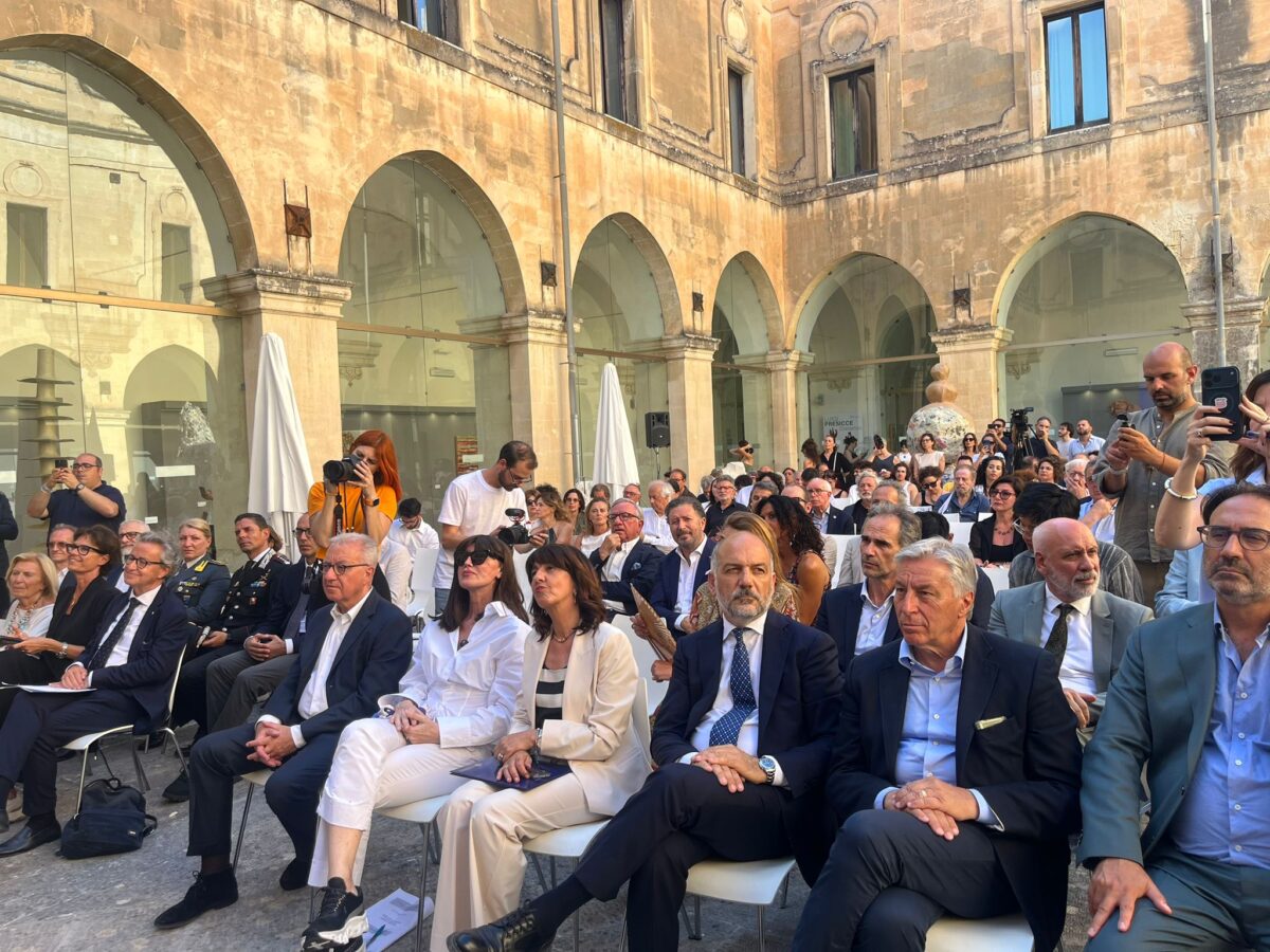 Affaritaliani a Lecce con Bernini e Mantovano: la cartapesta diventa futuro con il master tra tradizione e innovazione