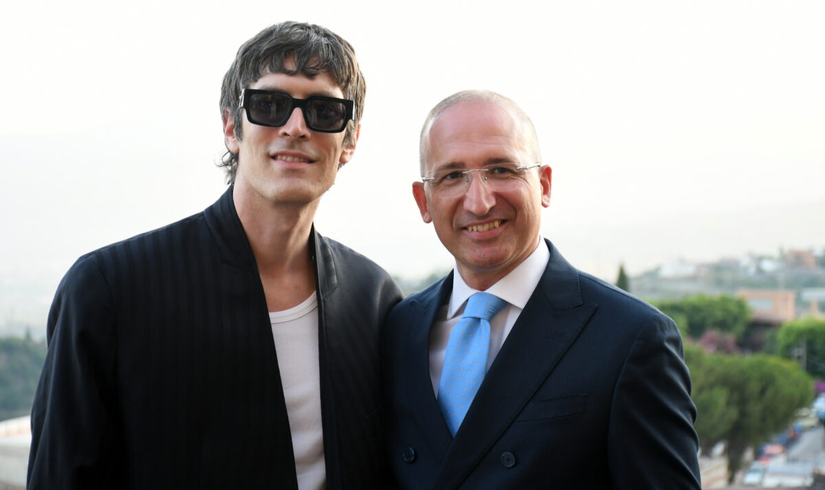 Il cantautore Giovanni Caccamo premiato al Grand Tour Festival Il cantautore Giovanni Caccamo premiato al Grand Tour Festival