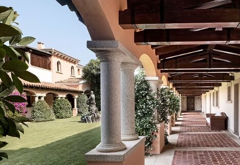 Berlusconi, Villa Certosa come non l’avete mai vista. Ecco le foto inedite della residenza da 500 milioni di euro