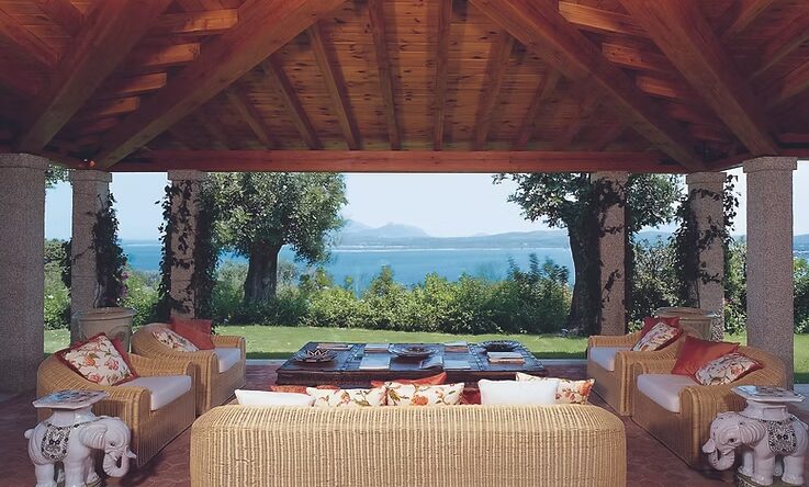 Berlusconi, Villa Certosa come non l’avete mai vista. Ecco le foto inedite della residenza da 500 milioni di euro