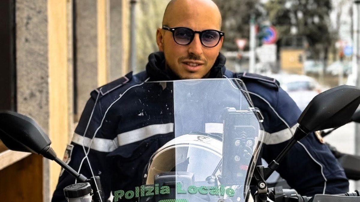 “Questa divisa è vocazione”: chi era Francesco Imprezzabile, il vigile morto durante un inseguimento a Milano