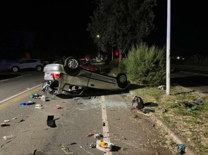 Due 18enni speronano una macchina con una famiglia a bordo, arrestati per tentato omicidio. FOTO