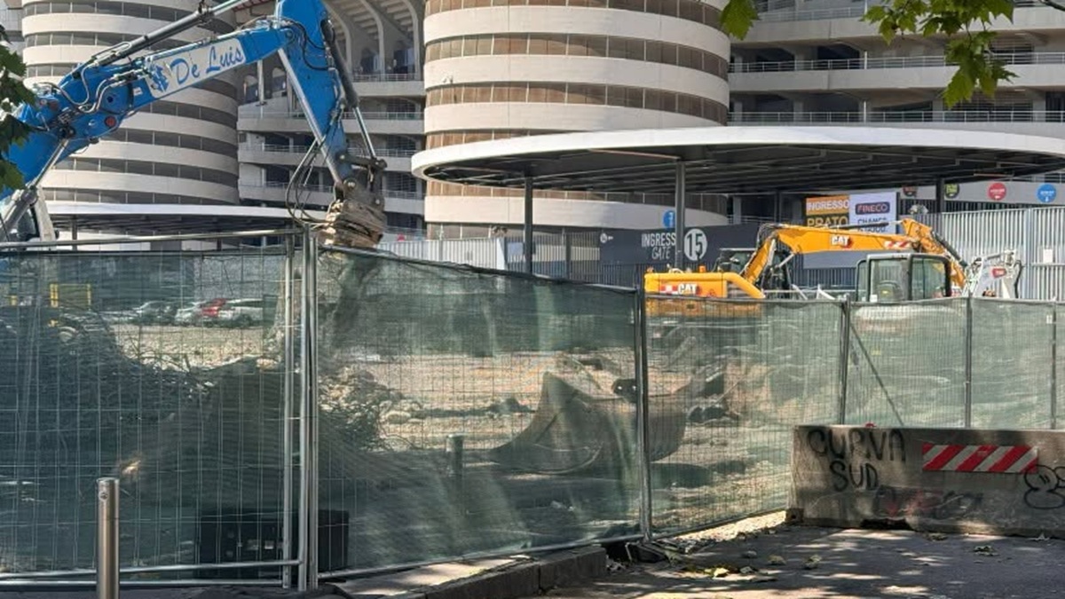 Il futuro di San Siro nelle mani dei giudici del Tar. Nel frattempo c’è già il cantiere: abbattuta la biglietteria sud Il futuro di San Siro nelle mani dei giudici del Tar. Nel frattempo c’è già il cantiere: abbattuta la biglietteria sud
