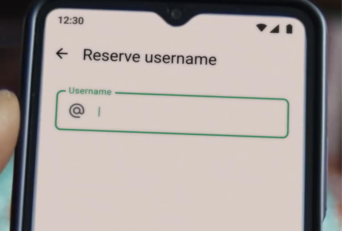 WhatsApp, arriva il nome utente anche in Italia: come prenotarlo e cosa cambia per chi usa l’app