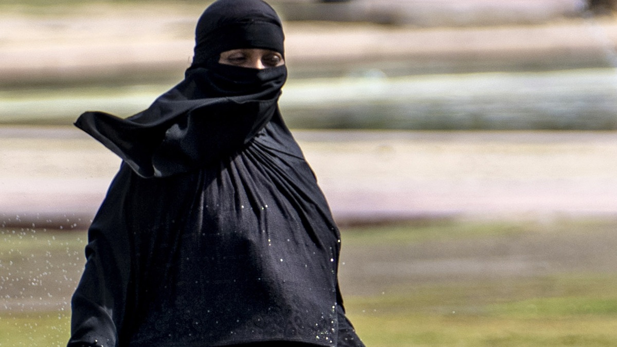 Terrorismo, arrestata una 17enne nel Pavese: “Era pronta al martirio nel nome di Allah” Terrorismo, arrestata una 17enne nel Pavese: “Era pronta al martirio nel nome di Allah”