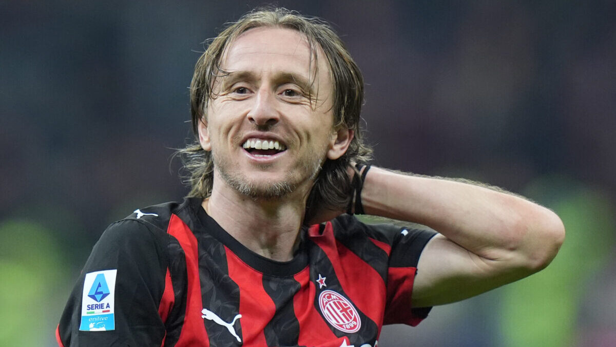 Milan, Modric ha deciso il suo futuro: ecco che cosa farà con i rossoneri e con la Croazia Milan, Modric ha deciso il suo futuro: ecco che cosa farà con i rossoneri e con la Croazia