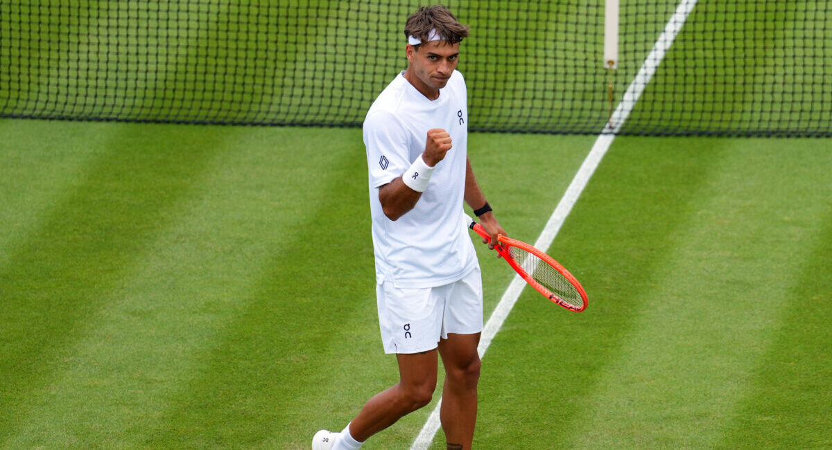 Wimbledon, Cobolli ribalta Navone e vola al secondo turno: ora c’è Duckworth