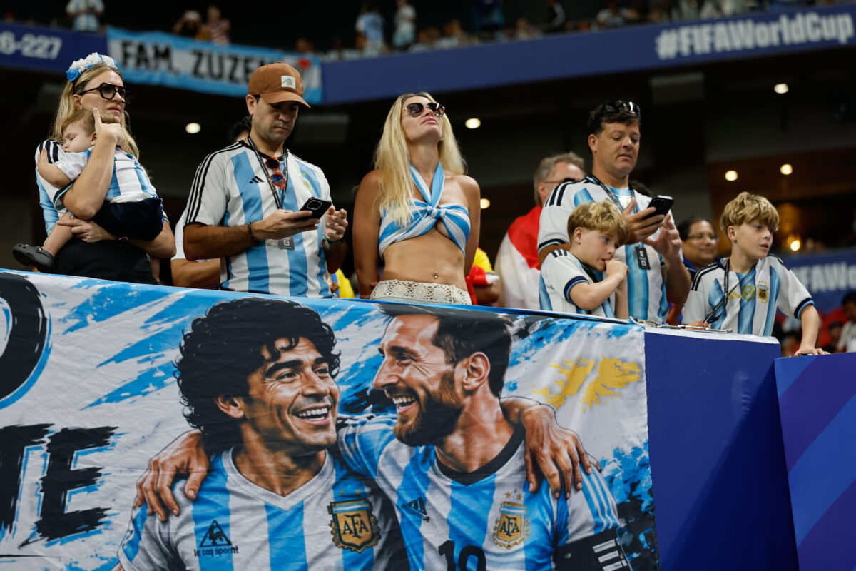 Tifosi dell’Argentina a Roma: appuntamento a Campo de’ Fiori Tifosi dell’Argentina a Roma: appuntamento a Campo de’ Fiori