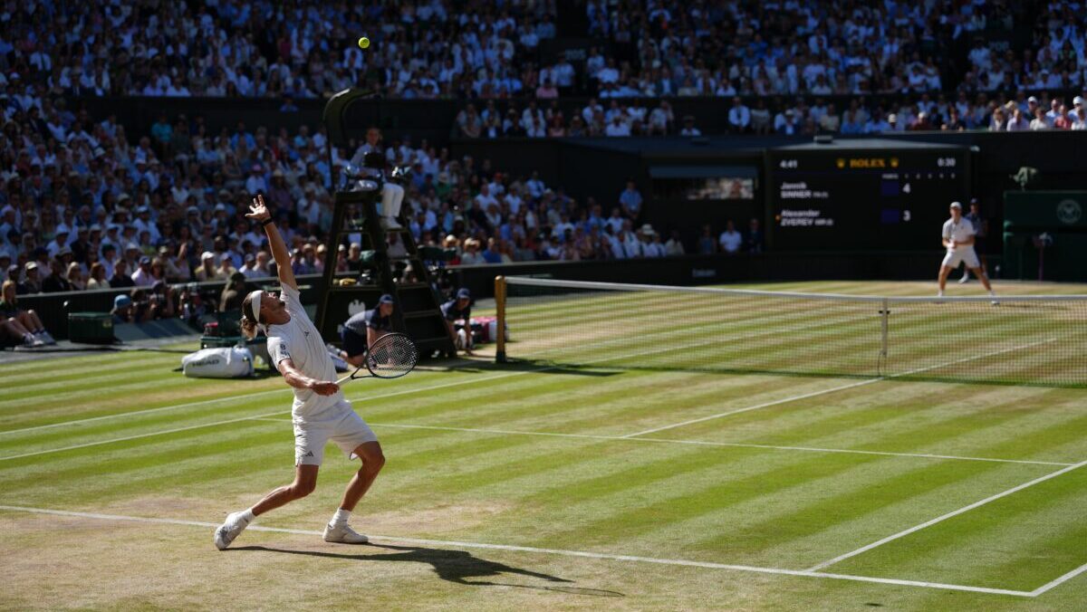 Wimbledon, Sinner incanta sul penultimo punto: il colpo più bello gli regala il match point – VIDEO Wimbledon, Sinner incanta sul penultimo punto: il colpo più bello gli regala il match point – VIDEO