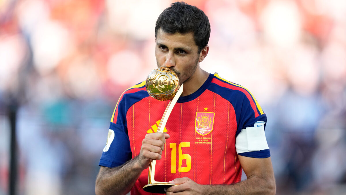 Rodri al Real Madrid? Mourinho spinge Florentino: accordo col giocatore vicino. Manca il sì del Manchester City Rodri al Real Madrid? Mourinho spinge Florentino: accordo col giocatore vicino. Manca il sì del Manchester City
