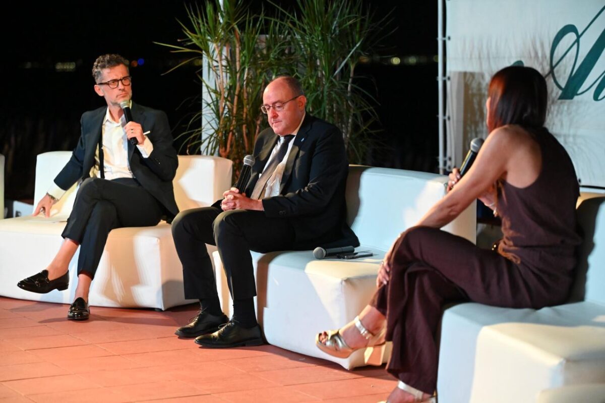 BaLab Ignis accende Castellaneta Marina per i dieci anni del BaLab. Una notte per riunire scienza, cultura e impresa BaLab Ignis accende Castellaneta Marina per i dieci anni del BaLab. Una notte per riunire scienza, cultura e impresa