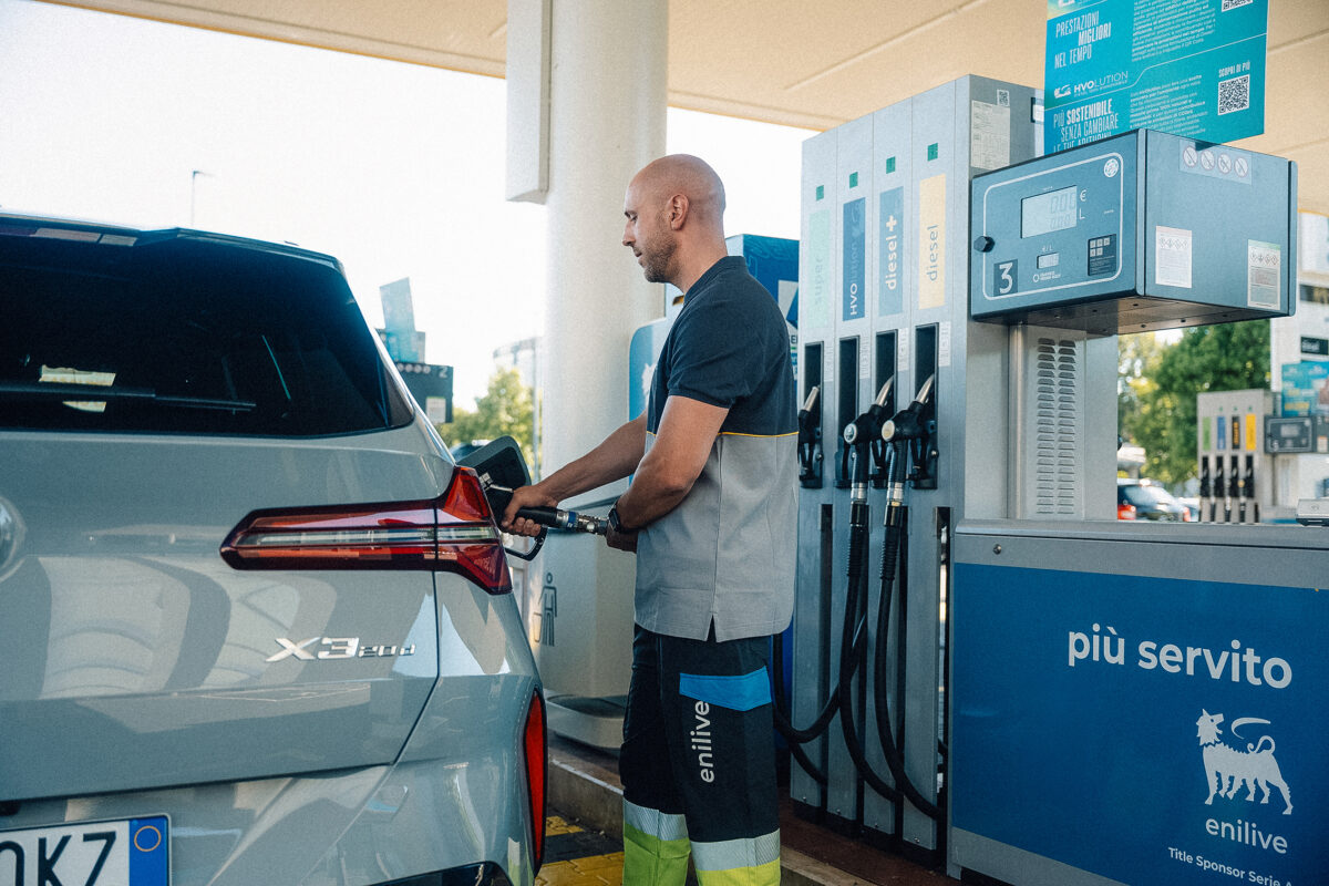 Benzina, partono gli sconti Eni: ecco dove vale il tetto ai prezzi e quanto dura Benzina, partono gli sconti Eni: ecco dove vale il tetto ai prezzi e quanto dura