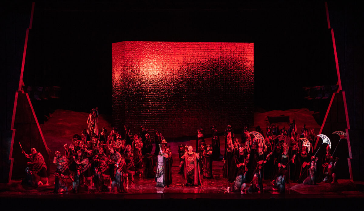 Da Caracalla al Circo Massimo, la sfida (già vinta) di Aida dopo tre prime record e 15.000 spettatori Da Caracalla al Circo Massimo, la sfida (già vinta) di Aida dopo tre prime record e 15.000 spettatori